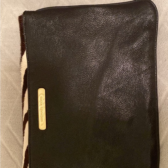 Michael Kors Zebra Clutch - Picture 3 of 4